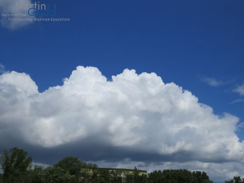 Beispiel Wolken mit großer vertikaler Erstreckung - Cumulus